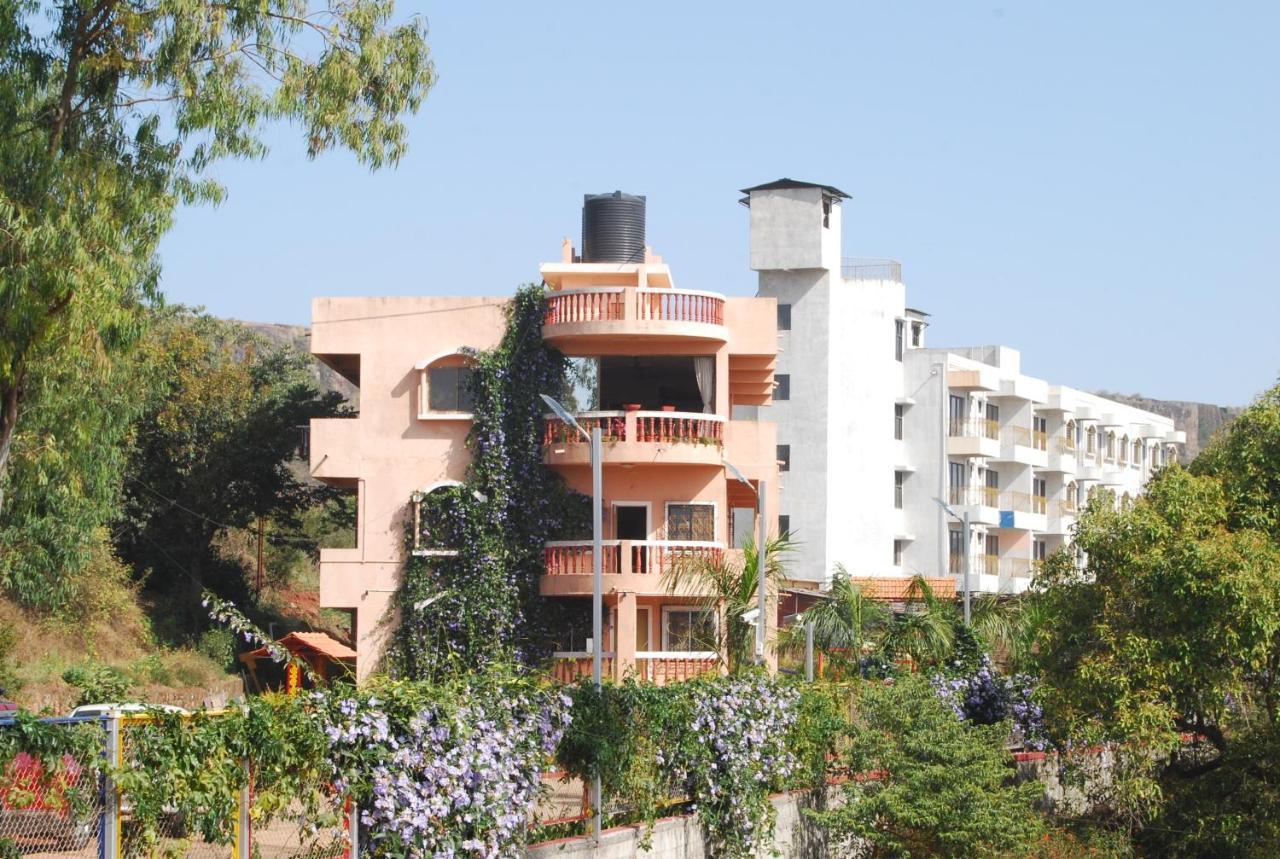 Quinte Hills Residency Villa Panchgani Bagian luar foto