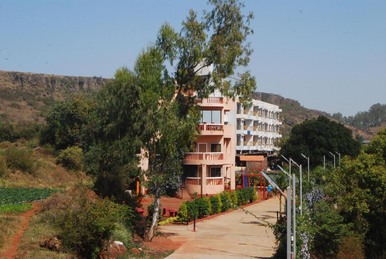 Quinte Hills Residency Villa Panchgani Bagian luar foto