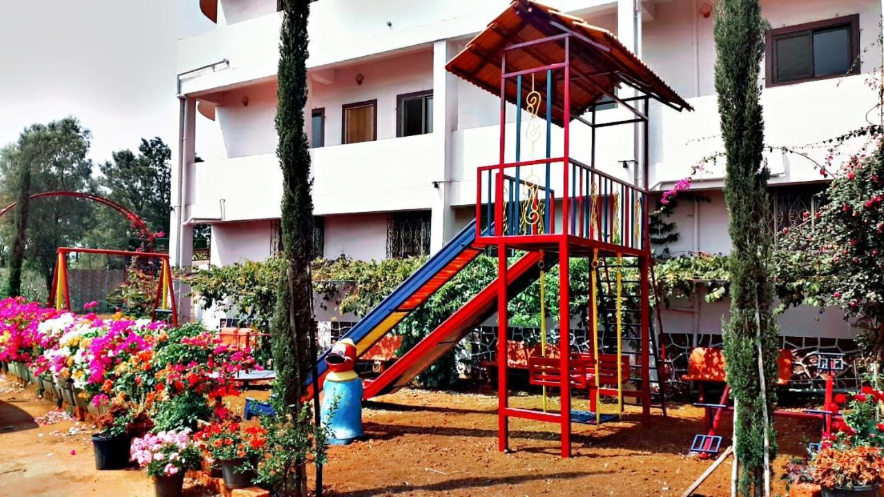 Quinte Hills Residency Villa Panchgani Bagian luar foto