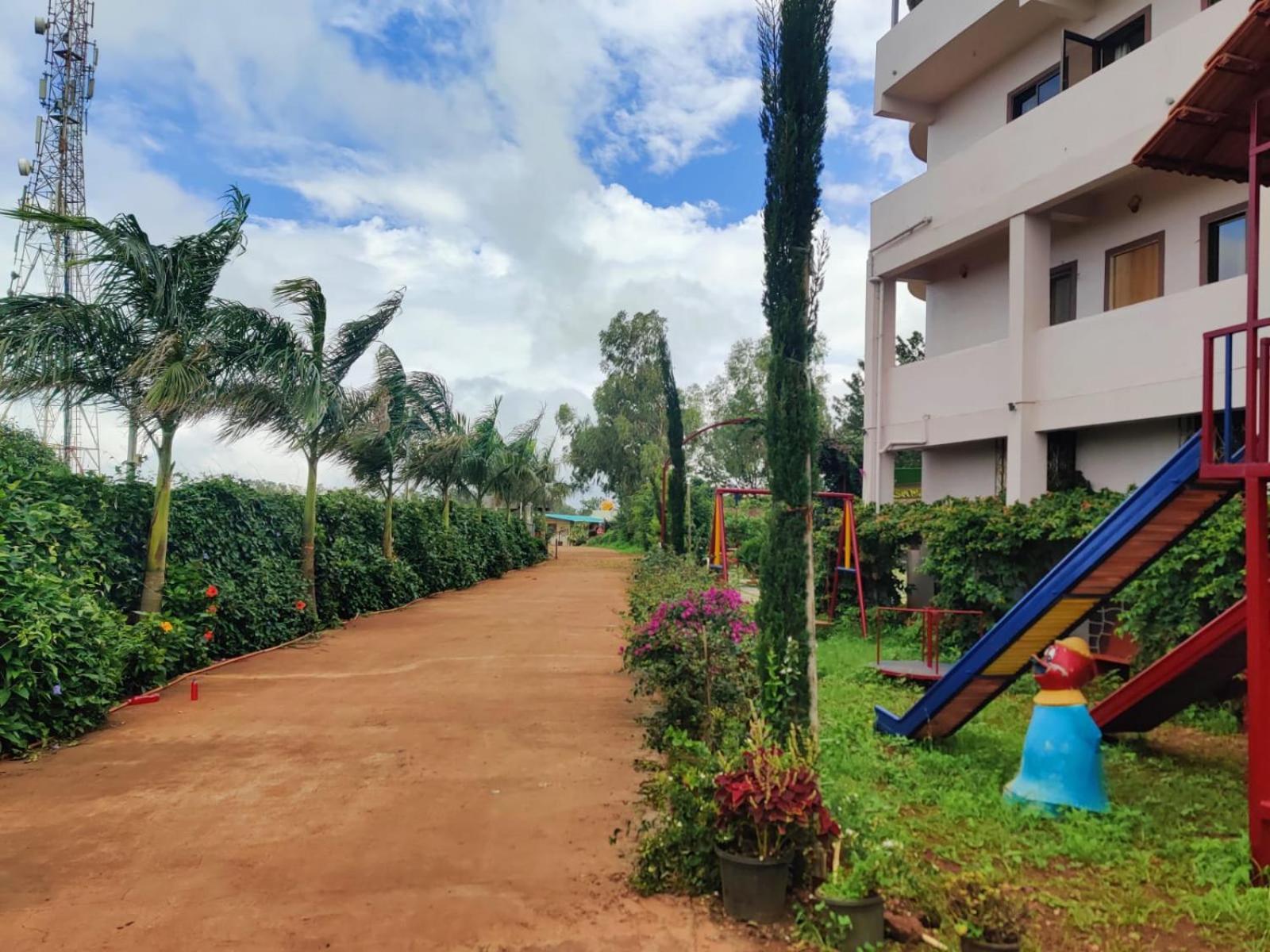 Quinte Hills Residency Villa Panchgani Bagian luar foto