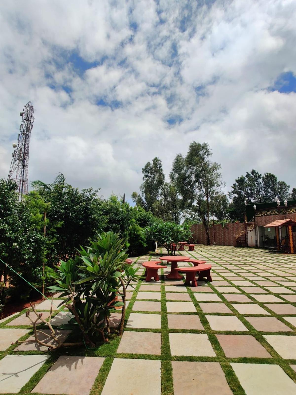 Quinte Hills Residency Villa Panchgani Bagian luar foto